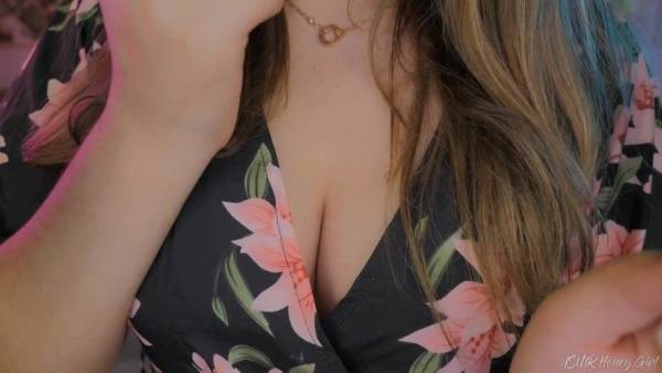 Honey Girl ASMR - Finger Sucking on fanspics.net