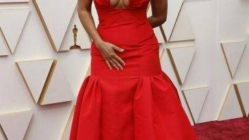 Tracee Ellis Ross Shows Off Her Tits at the 94th Annual Academy Awards on fanspics.net