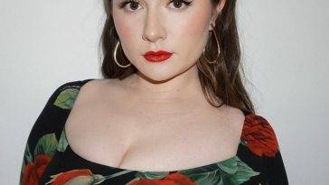 Emma Kenney Sexy on fanspics.net