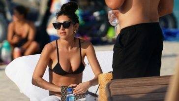 Chantel Jeffries Enjoys a Day on the Beach in Miami on fanspics.net