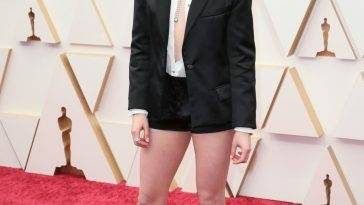 Kristen Stewart Displays Her Sexy Legs at the 94th Annual Academy Awards on fanspics.net