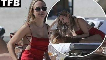 Kimberley Garner Enjoys a Day on the Beach in Miami on fanspics.net