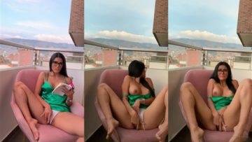 Hanna Miller Masturbation in Balcony Video Leaked on fanspics.net