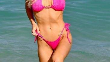 Joy Corrigan Shows Off Her Sexy Bikini Body on the Beach in Miami on fanspics.net