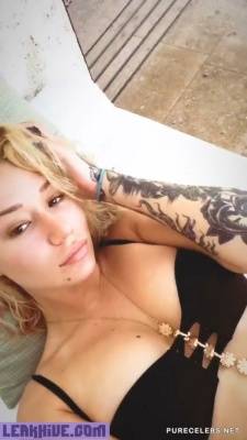 Leaked Iggy Azalea Shooting Her Bikini Body on fanspics.net