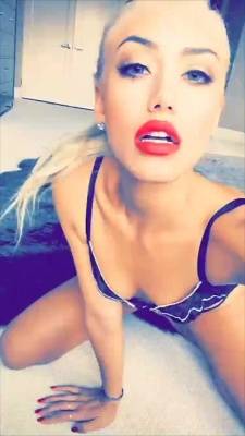 Gwen Singer blue dildo masturbating + red lips xxx porn videos on fanspics.net