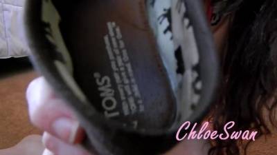 Dirty shoe lover chloeswan smell fetish foot smelling & boot worship 7:20 XXX porn videos on fanspics.net