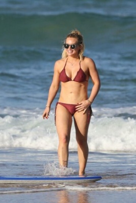 Hilary Duff Bikini Beach Candid Set  - Usa on fanspics.net