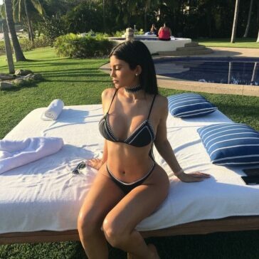 Kylie Jenner Thong Bikini Pool Candid Set  - Usa on fanspics.net