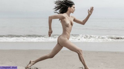 Kendall Jenner completely naked by Russell James on fanspics.net