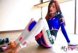 MyKinkyDope DVa OverWatch Cosplay Handjob FootJob JOI Video on fanspics.net