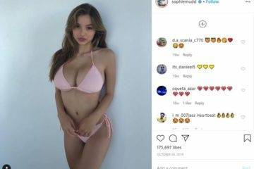 Sophie Mudd Nude Tease Eating Video on fanspics.net