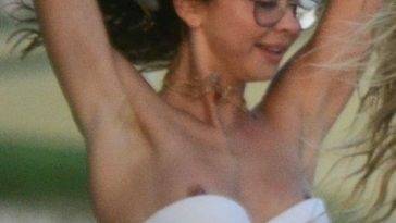 Sarah Hyland Nip Slip on fanspics.net