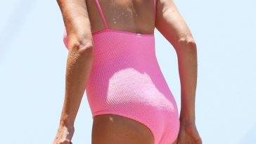 Julia Roberts Looks Hot in a Swimsuit at the Beach in Sydney on fanspics.net