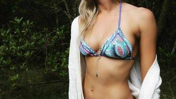 Lindsey Bell Bikini Pictures with Nipple Pokies (9 pics) on fanspics.net