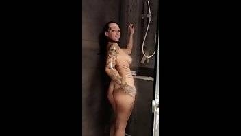 Monte Luxe Sneak the shower - OnlyFans free porn on fanspics.net