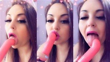 Alexa Vin  Dildo Sucking Nude Video  on fanspics.net