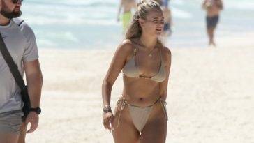 Molly-Mae Hague Shows Off Her Sexy Bikini Body on the Beach in Mexico - Mexico on fanspics.net