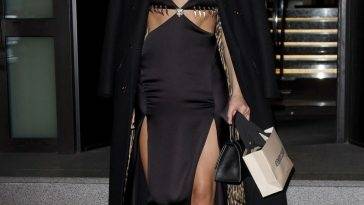 Amelia Gray Hamlin Puts on a Leggy Display as She Takes on MFW on fanspics.net