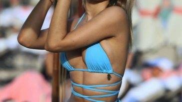 Kimberley Garner Shows Off Her Sexy Bikini Body on fanspics.net