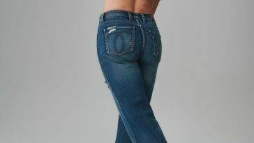 Brooke Shields Goes Topless For Jordache Jeans on fanspics.net