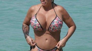 Katie Price Shows Off Her Sexy Boobs on the Beach in Thailand - Thailand on fanspics.net