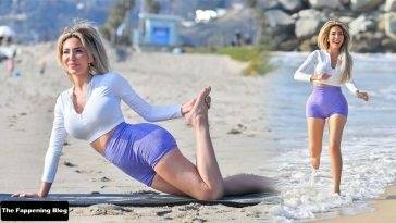 Farrah Abraham Starts Off The New Year with Some Yoga on the Beach in Santa Monica on fanspics.net