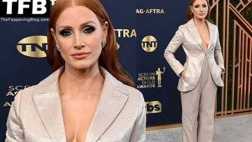 Jessica Chastain Displays Her Cleavage at the 28th Annual Screen Actors Guild Awards on fanspics.net