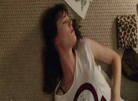 Vanessa Hudgens, Mackenzie Davis 13 Freaks Of Nature (2015) Sex Scene on fanspics.net