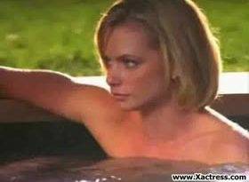 Jaime Pressly and Tiffani Amber Thiessen Sex Scene on fanspics.net