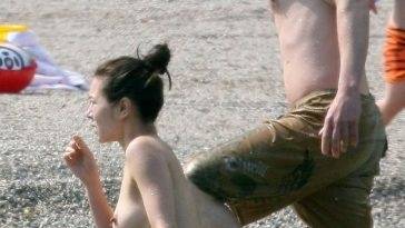 China Chow Goes Topless At The Beach - China on fanspics.net