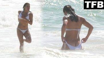 Michelle Rodriguez Flashes Her Nude Tits & Butt in Tulum on fanspics.net