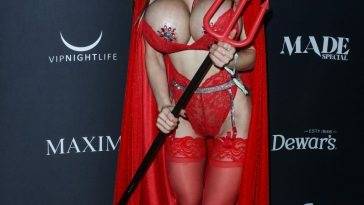 AsianBarbieDDoll Displays Her Enormous Fake Boobs at the 2021 Maxim Halloween Party (2 Photos + Video) on fanspics.net