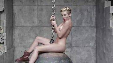 Miley Cyrus Naked (32 Pics + GIFs & Video) on fanspics.net