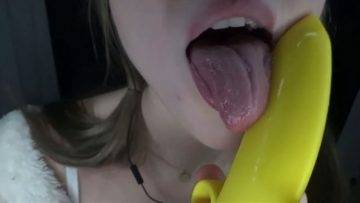 Peas And Pies Nude Banana Blowjob Video  on fanspics.net