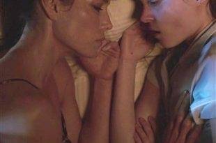 Jessica Biel Masturbates Her Little Sister In "The Sinner" on fanspics.net