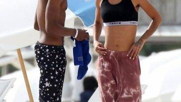 Willow Smith Shows Her Pokies as She Relaxes with Her Boyfriend on the Beach in Miami on fanspics.net