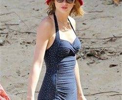Taylor Swift Shows Off Her Engorged Vaginal Mound In A Swimsuit on fanspics.net