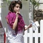 Selena Gomez Sucking And Showing Cameltoe on fanspics.net