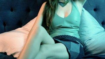 Katharine Isabelle Nude & Sexy Collection on fanspics.net