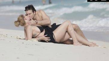 Shanna Moakler Looks Stunning in a Bikini as She Kisses Her Boyfriend on a Beach in Mexico - Mexico on fanspics.net