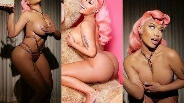 Nicki Minaj Shows Off Her Naked Body on fanspics.net