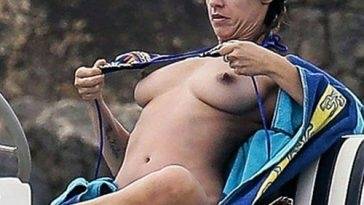 Elisabetta Canalis Nude & Topless ULTIMATE Collection on fanspics.net