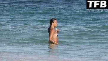 Michelle Rodriguez Spent Christmas Day on the Beach in Mexico - Mexico on fanspics.net
