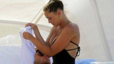 Francesca Aiello Nude Tits Flashed on the Beach ! on fanspics.net