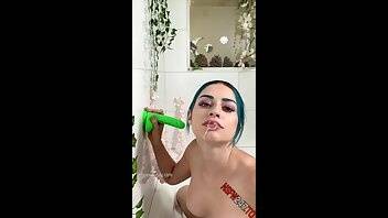 Jewelz Blu sucking a neon green dildo in the tub onlyfans porn videos on fanspics.net