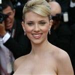 Scarlett Johansson Shows Up At The Oscars Topless on fanspics.net