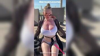 Bethany lily bounce her boobs onlyfans videos 2020/07/29 on fanspics.net