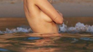 Abigail Dahlkemper Nude & Sexy on fanspics.net