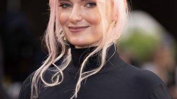 Grace Chatto Flaunts Her Big Boobs at the UK Special Screening of 18Elvis 19 in London - Britain on fanspics.net